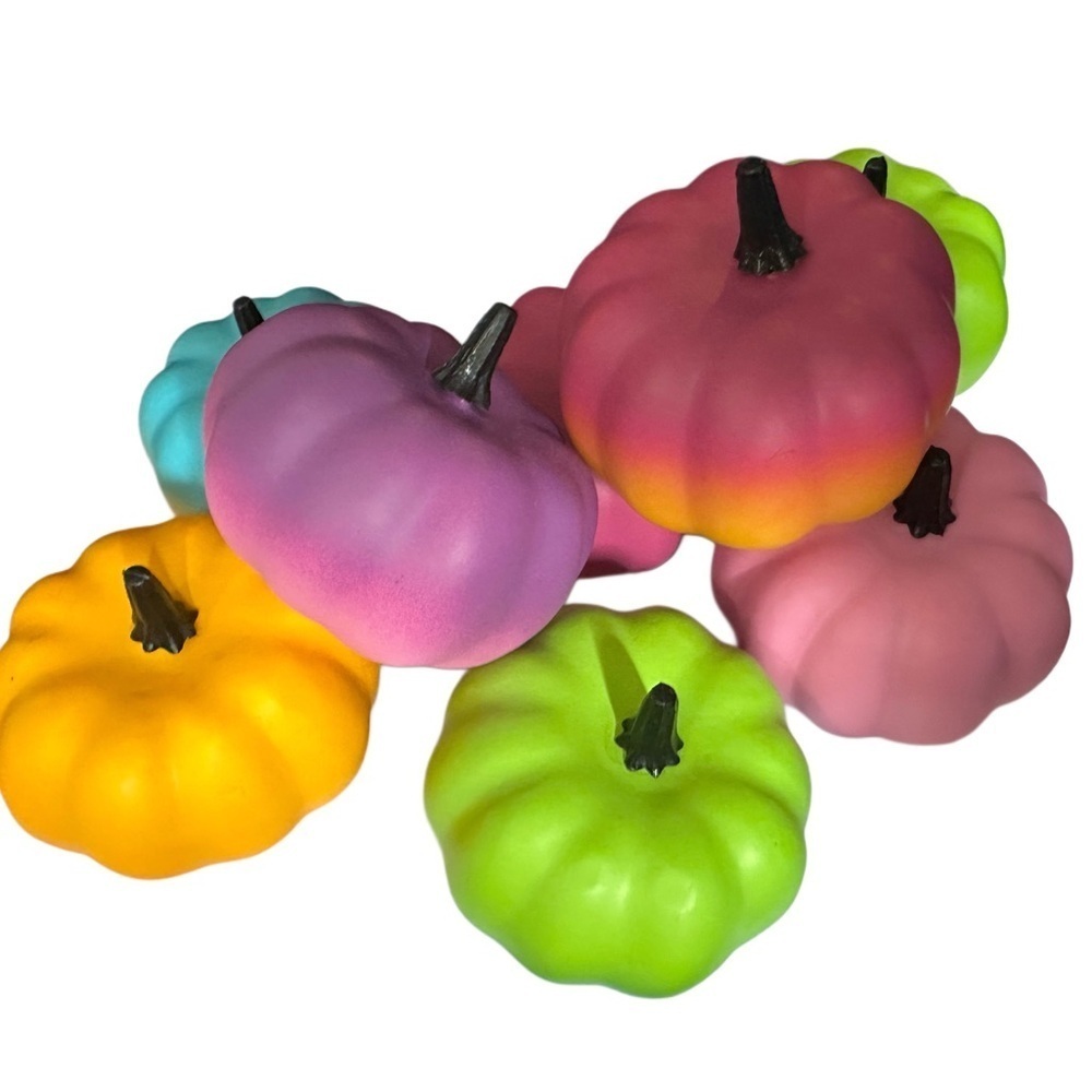 5/$25 😻 Decorative Plastic Mini Pumpkins Set of 8